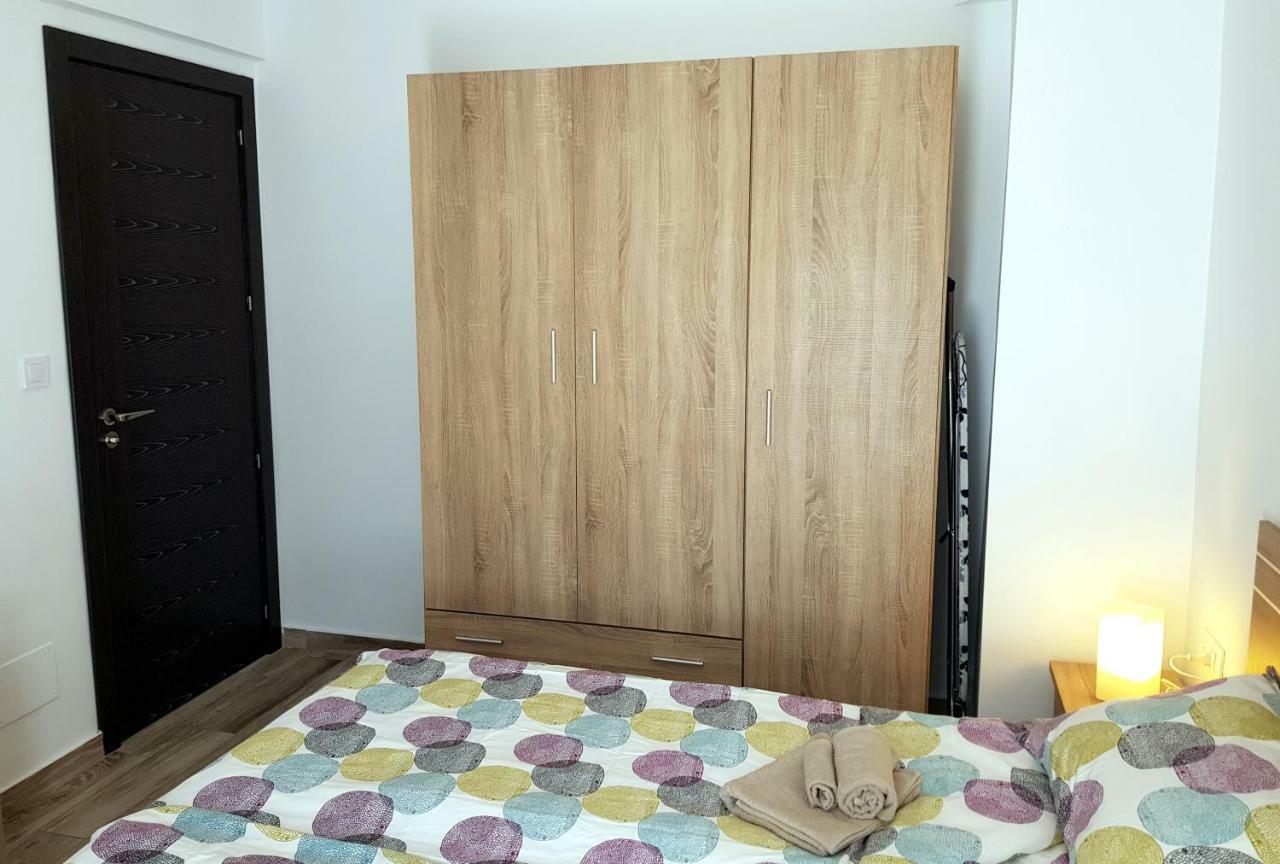 Luxury 2 Bedroom Apt 50 M From Beach Mogan Exterior photo