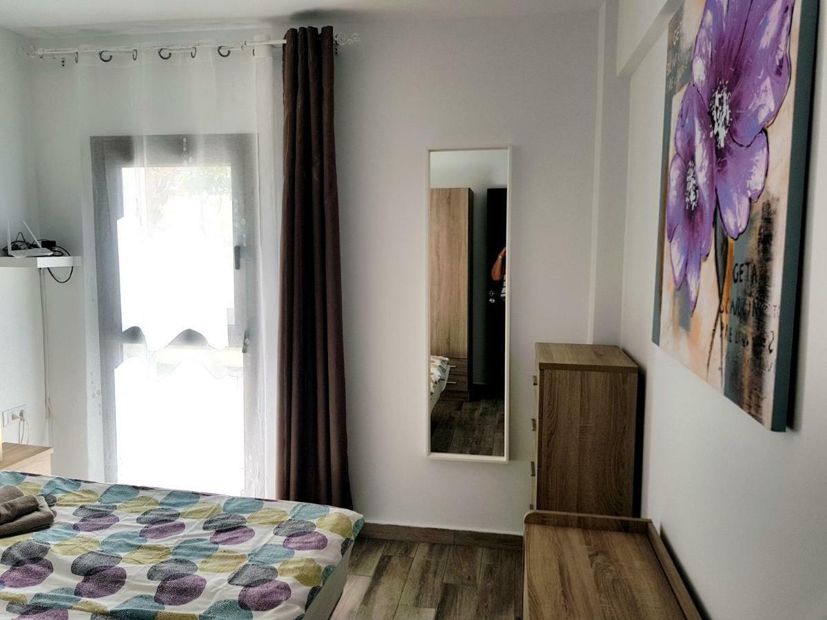 Luxury 2 Bedroom Apt 50 M From Beach Mogan Exterior photo