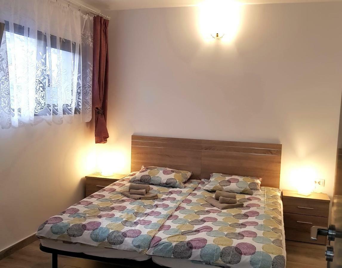 Luxury 2 Bedroom Apt 50 M From Beach Mogan Exterior photo
