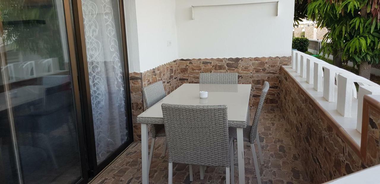 Luxury 2 Bedroom Apt 50 M From Beach Mogan Exterior photo