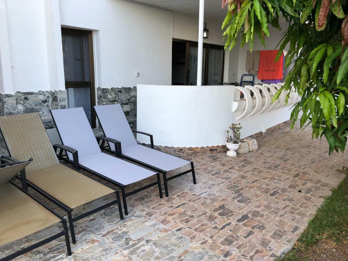 Luxury 2 Bedroom Apt 50 M From Beach Mogan Exterior photo