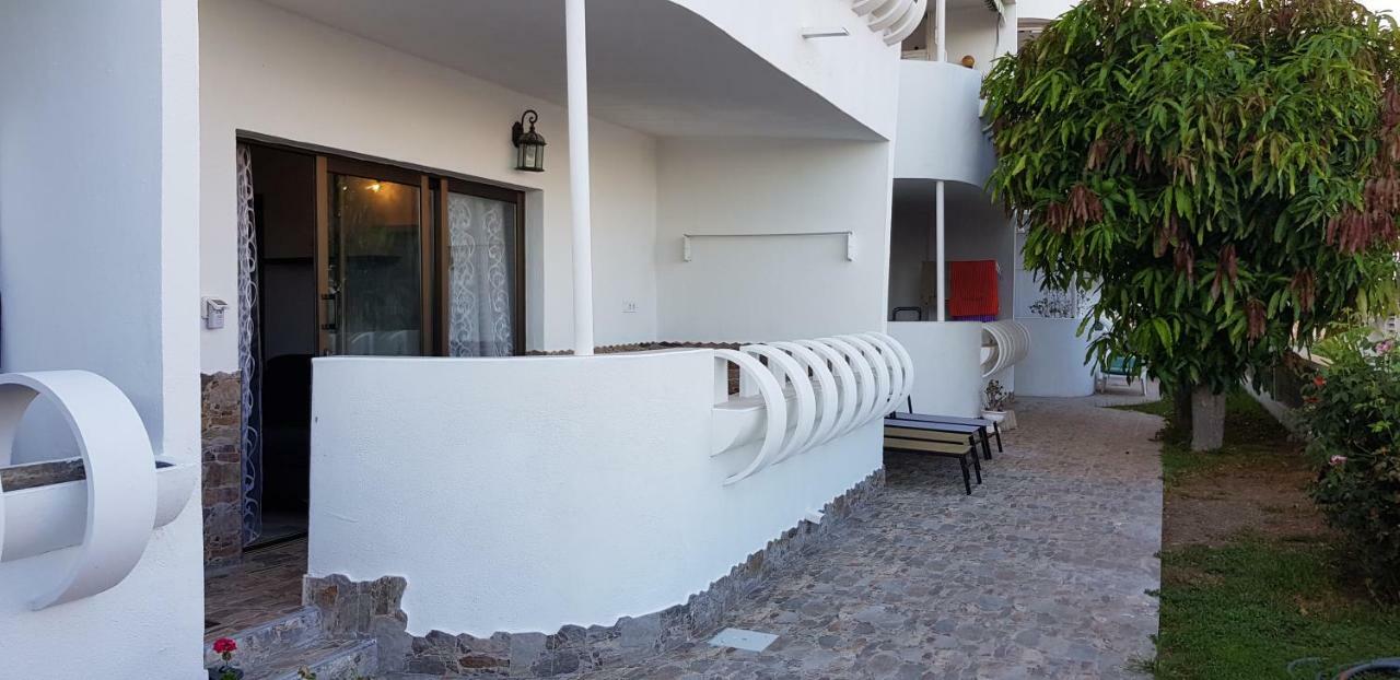 Luxury 2 Bedroom Apt 50 M From Beach Mogan Exterior photo