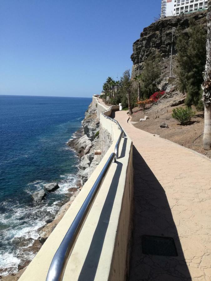 Luxury 2 Bedroom Apt 50 M From Beach Mogan Exterior photo