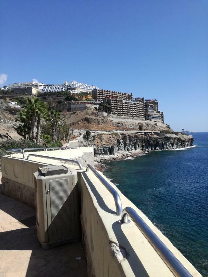 Luxury 2 Bedroom Apt 50 M From Beach Mogan Exterior photo